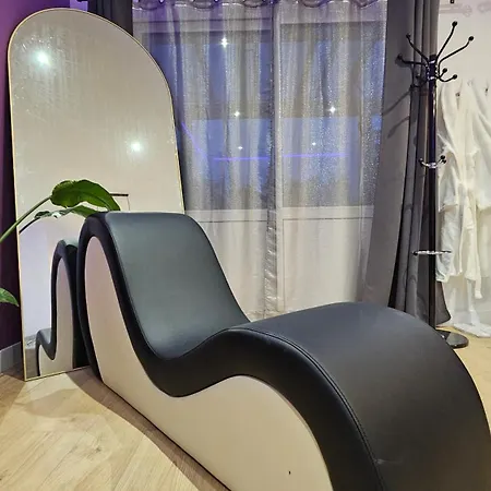 Διαμέρισμα Diamond'suite Loveroom&spa44 *